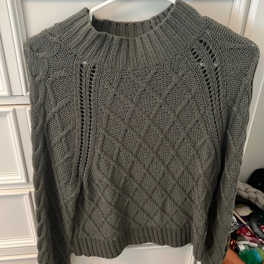 American Eagle Sweater
